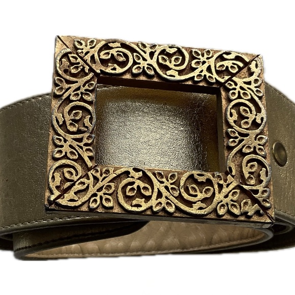 GOLD Vintage Buckle on a Gold Leather Belt 32-35in x 2in wide pristine condition